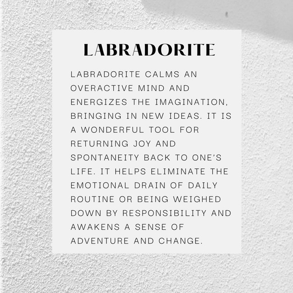 Flashy labradorite ring, hammered ring band, handmade ring, gemstone ring - Picture 8 of 8